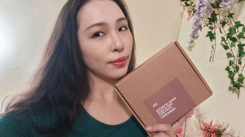 女人知己試用大隊,口碑行銷,部落客行銷,Flora Floral花葉草本養護泥,頭皮養護,頭皮護理,頭皮清潔,植萃染髮,中草藥,草本植萃,頭皮去角質,頭皮調理,花葉頭皮養護,201花葉草本養護泥,203花葉頭皮養護泥矯色版,頭皮養護專家